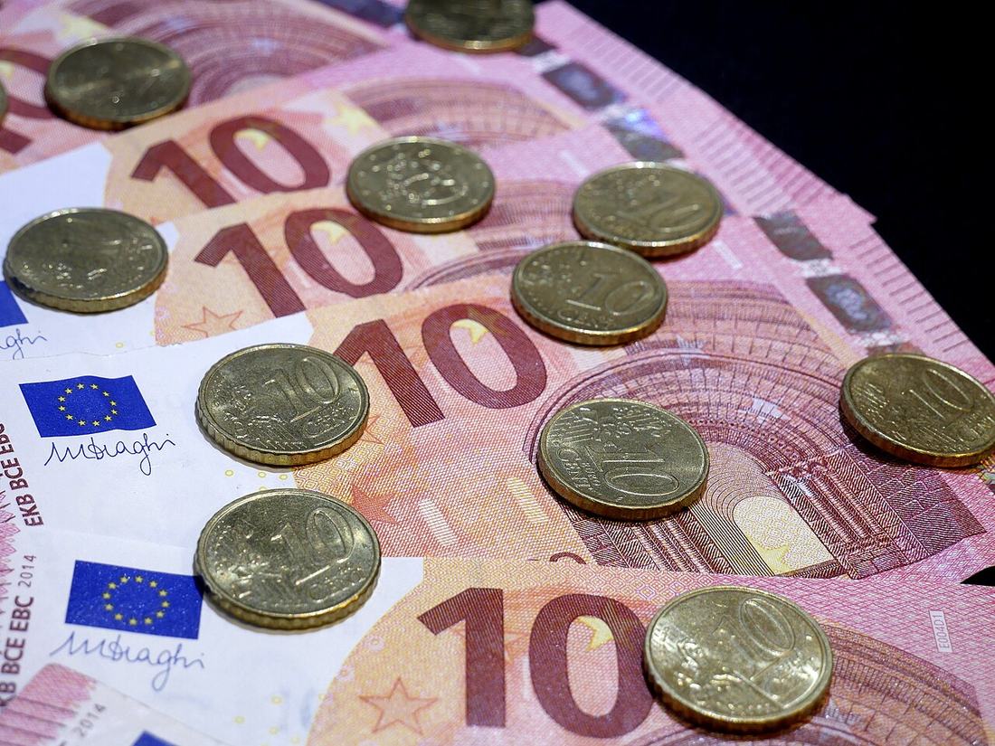 Billets de 10 euros et pièces