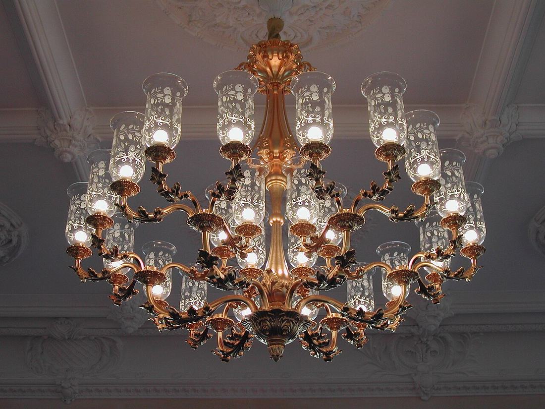 Lustre de la mairie de Saint-Denis